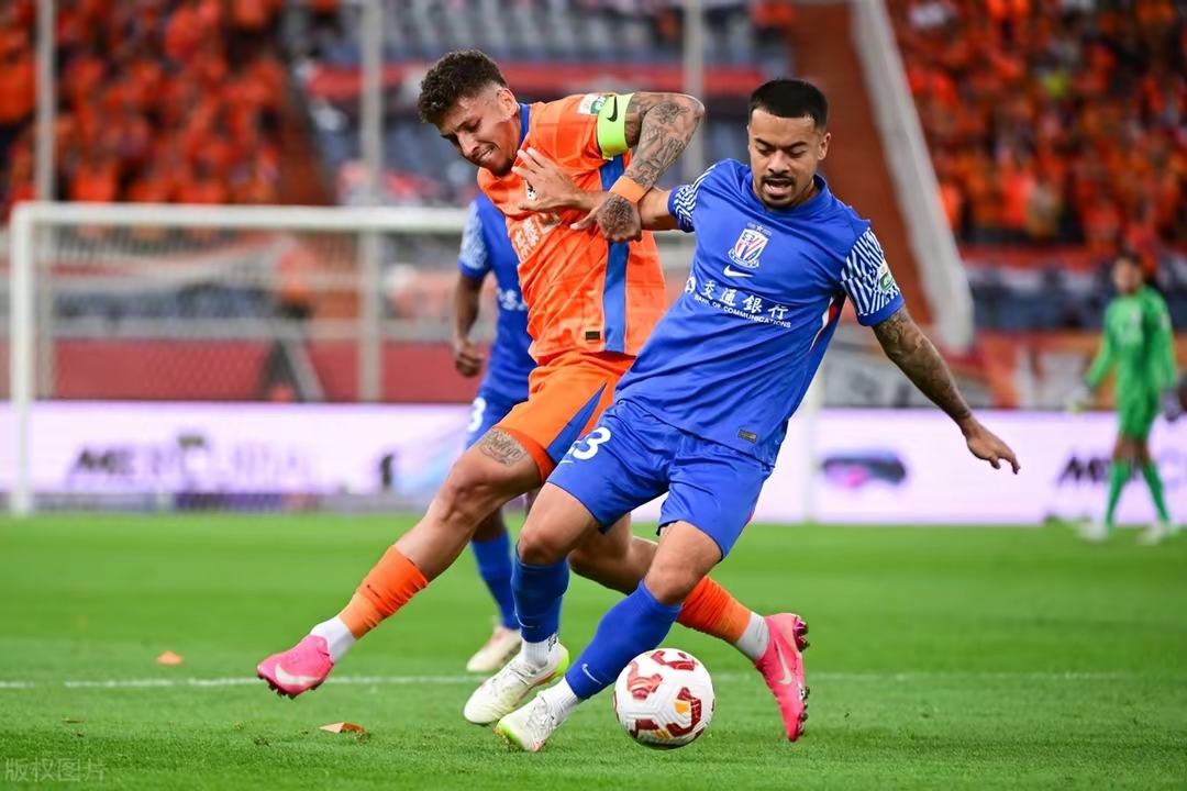 集结日山东泰山单刀错失——英超节点到来，更衣室稳定，数据趋势出现新变化(美版女子监狱)-开云娱乐