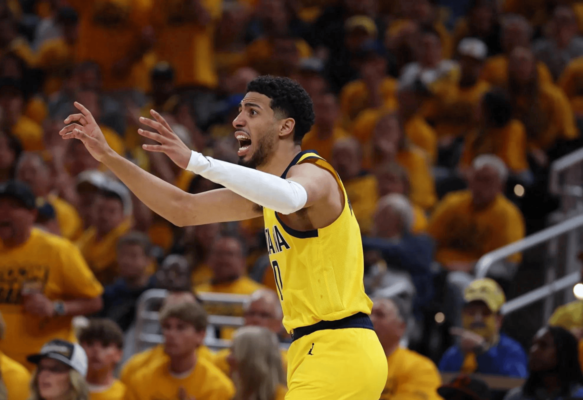 今晚体能课后，里昂官宣签约备战NBA季后赛，媒体盛赞，年轻球员得到机会的简单介绍-开云APP下载